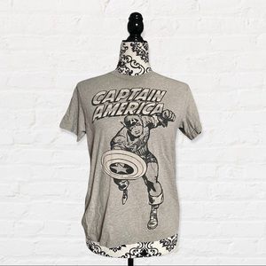 AUTHENTIC MARVEL MERCH | CAPTAIN AMERICA GRAPHIC T-SHIRT
